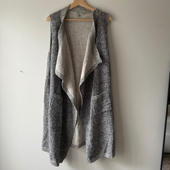 LIKE NEW Jodifl Long Knit Sweater Vest with Pockets - Oatmeal/Gray Heather - Picture 2 of 8